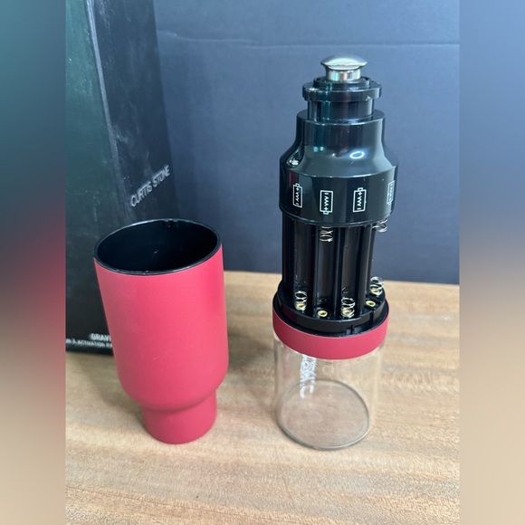 NIB Curtis Stone Gravity Spice Salt and Pepper Mill in Red Automatic Just Turn - Picture 2 of 4